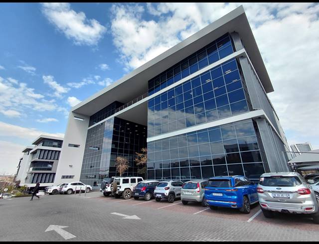 1,568M² OFFICE TO LET IN VORNA VALLEY